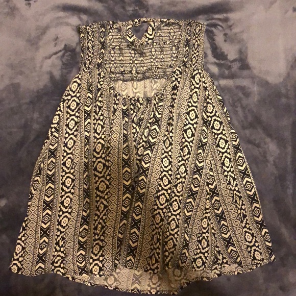 Cute open back - Picture 2 of 2